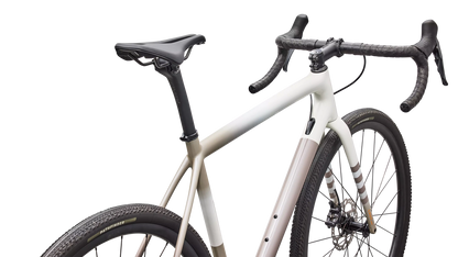 Crux Comp - Dune White / Sandstone Metallic / Desert Metallic / Orange Zest