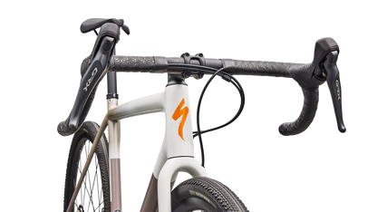 Crux Comp - Dune White / Sandstone Metallic / Desert Metallic / Orange Zest
