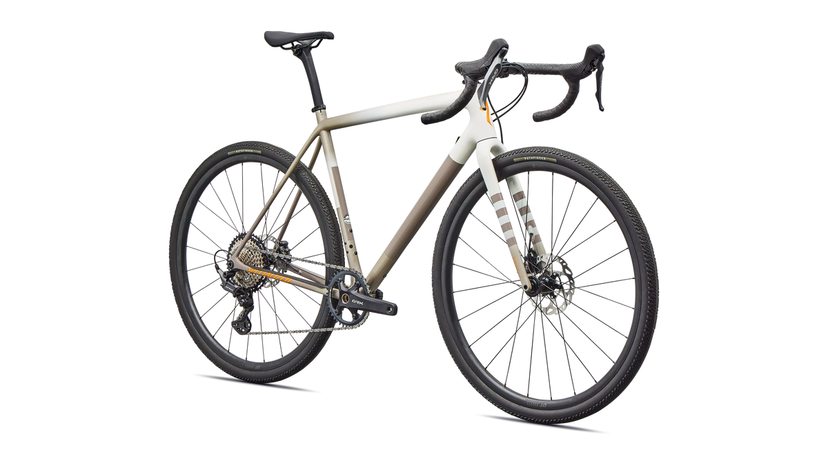 Crux Comp - Dune White / Sandstone Metallic / Desert Metallic / Orange Zest