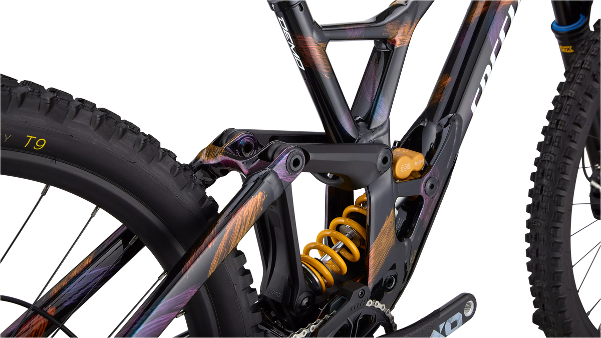 Demo Race (2025) - Gloss Obsidian / Brushed / Chameleon Supernova